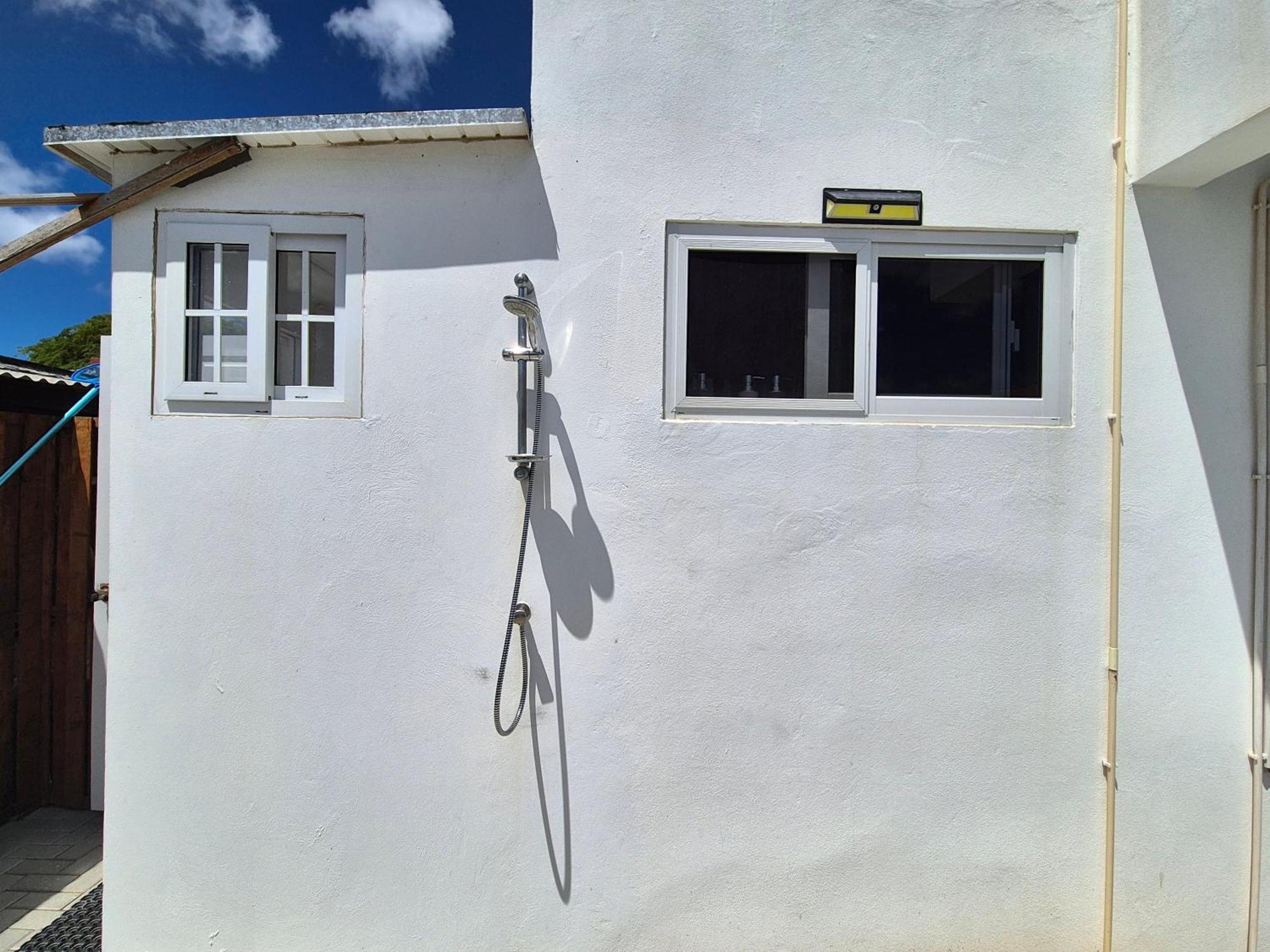 Ocean Breeze Apartments In Aruba Oranjestad Exterior photo